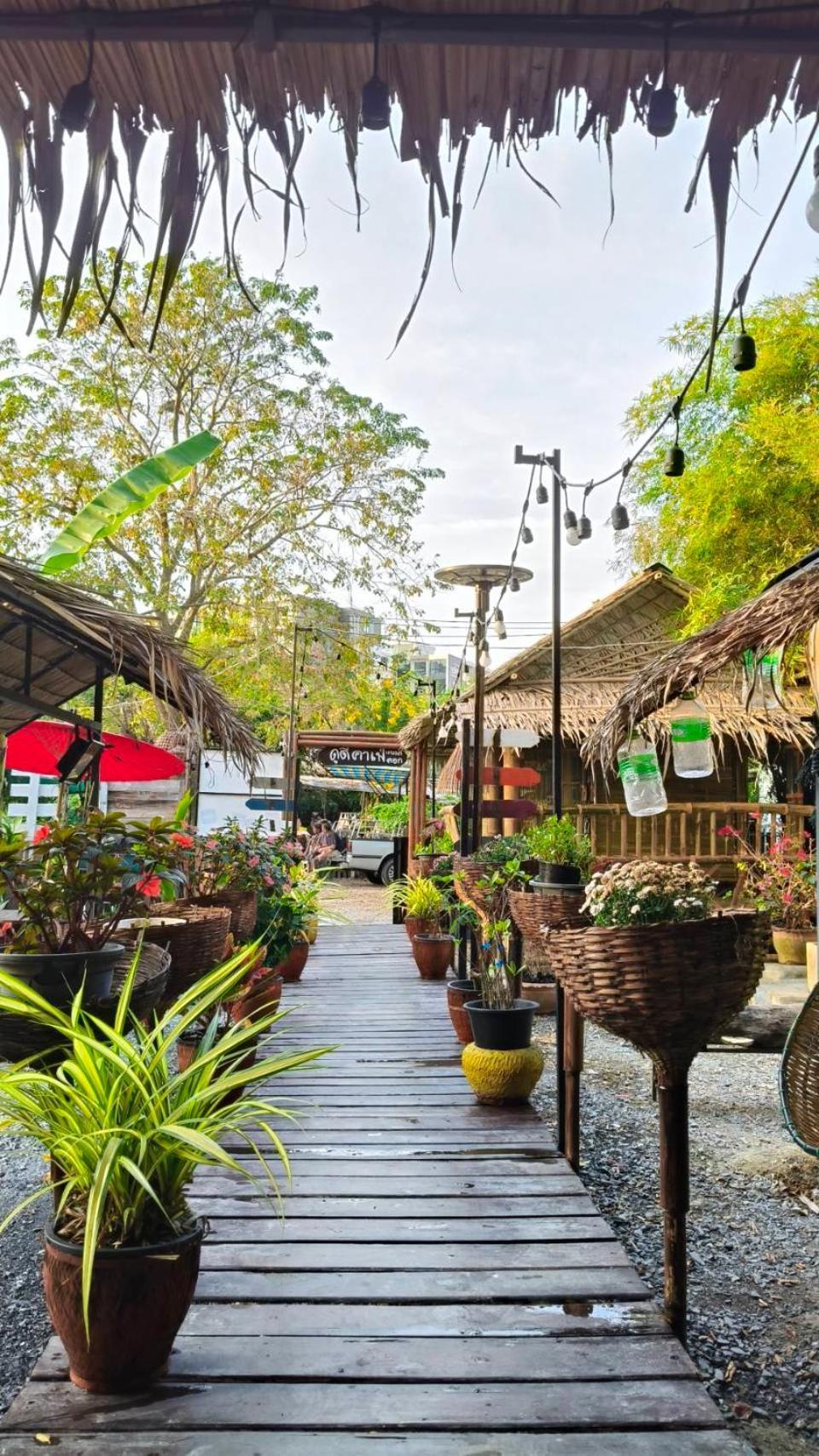 Do Dee Cafe Bangkok Hostel Buitenkant foto
