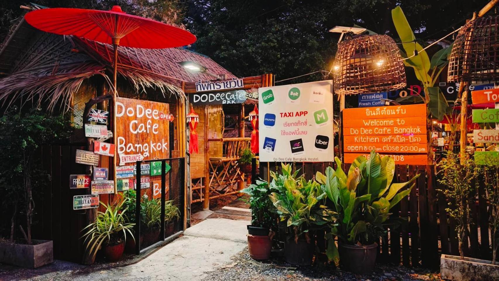 Do Dee Cafe Bangkok Hostel Buitenkant foto